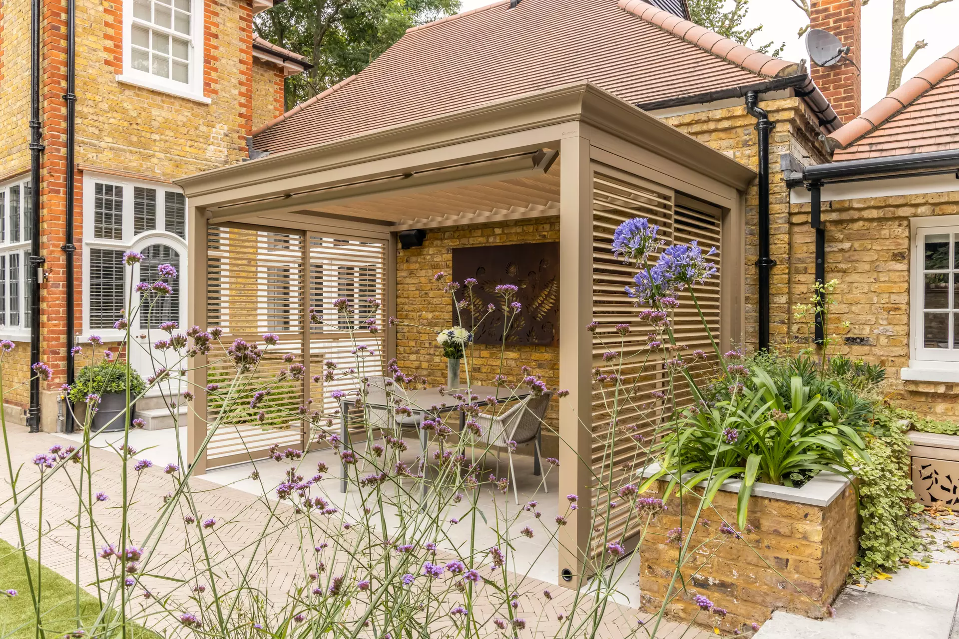 Where to Find Custom Pergola Builders in Southern California