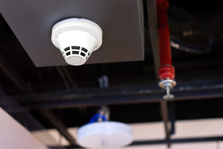 What are the advantages of fire alarm system?
